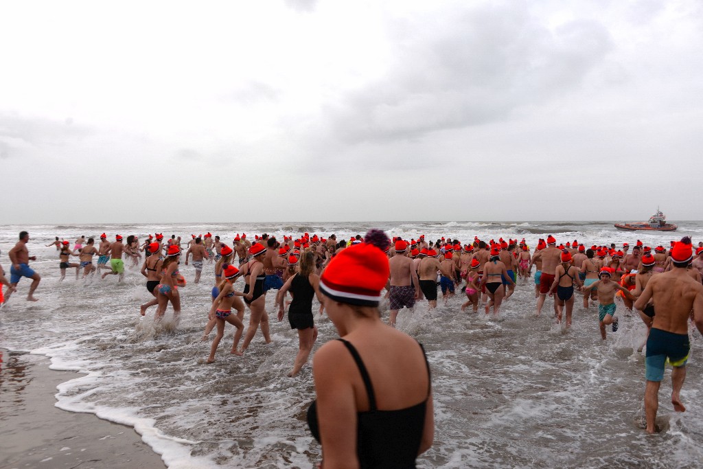 ../Images/Nieuwjaarsduik Nederzandt 2018 055.jpg